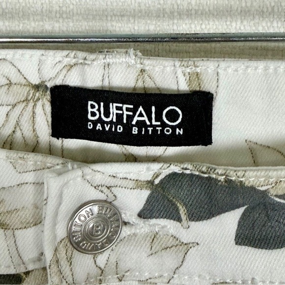 Buffalo David Bitton Floral Print White Cropped Pants Women's Size 12 - Picture 6 of 11